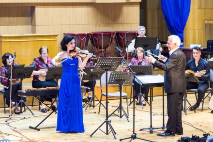 Класика, естрада и народна музика на концерта на мандолинна формация  „Маестро Георги Атанасов“